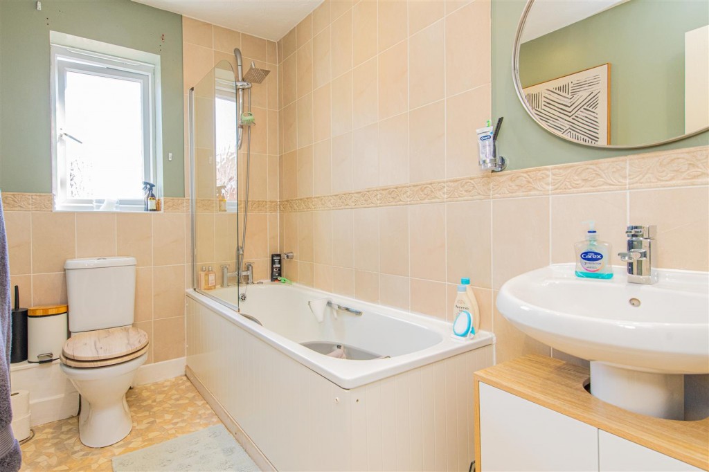 Images for Violet Close, Corby EAID:oscarjamesapi BID:4