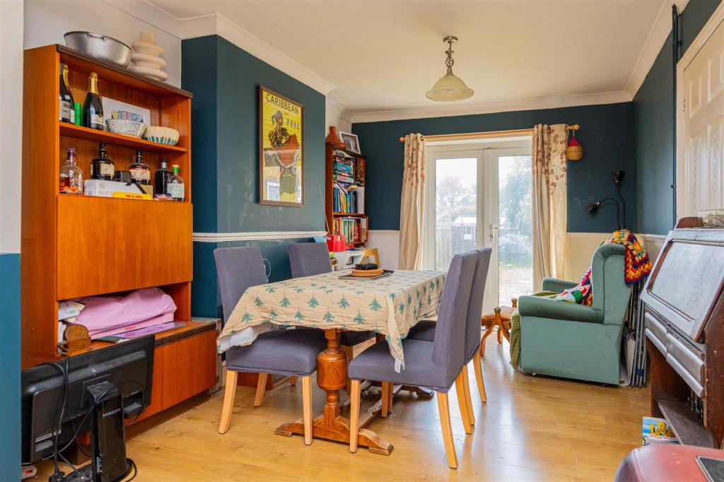 Images for Tenter Close, Higham Ferrers EAID:oscarjamesapi BID:8