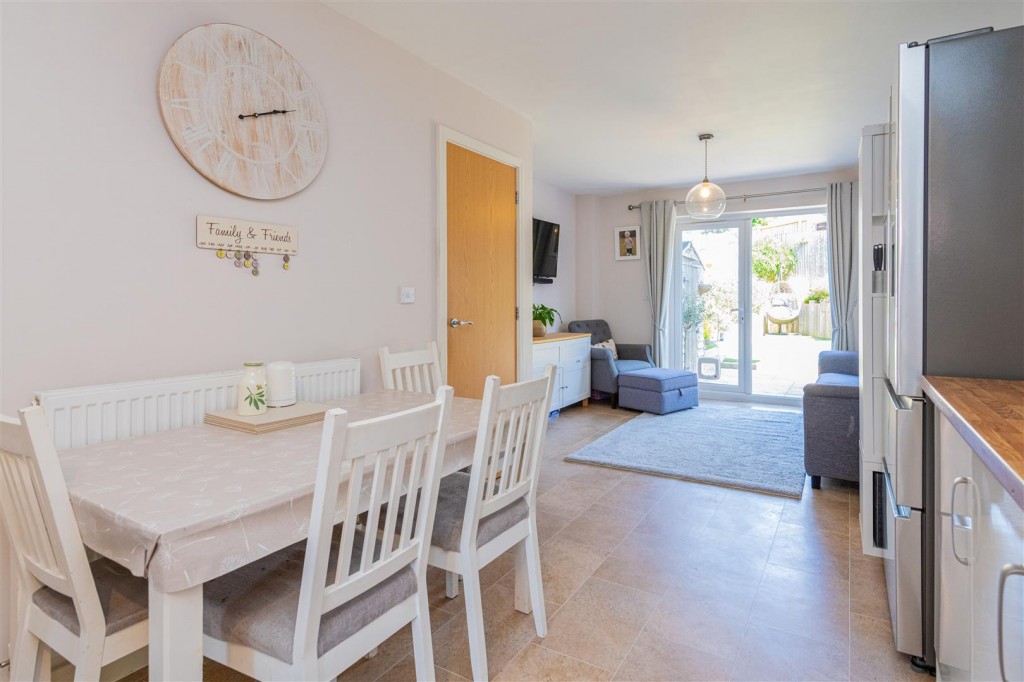 Images for Gardenfield, Higham Ferrers EAID:oscarjamesapi BID:8