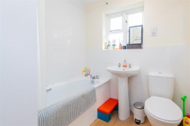 Images for Spinney Road, Burton Latimer
