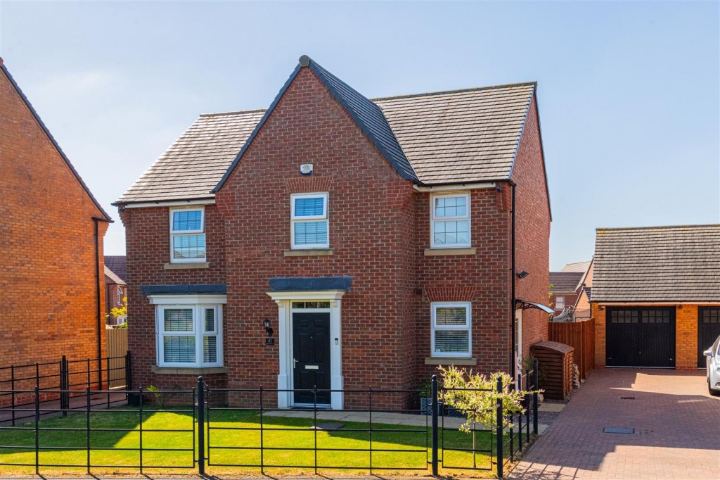 Images for Arnold Drive, Priors Hall Park EAID:oscarjamesapi BID:4