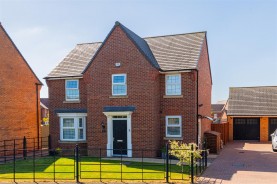 Images for Arnold Drive, Priors Hall Park