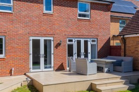 Images for Arnold Drive, Priors Hall Park