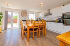 Images for Arnold Drive, Priors Hall Park