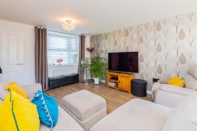 Images for Arnold Drive, Priors Hall Park