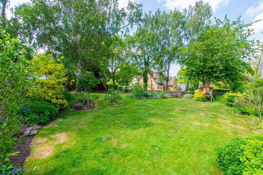 Images for Main Street, Hannington, Northampton EAID:oscarjamesapi BID:2