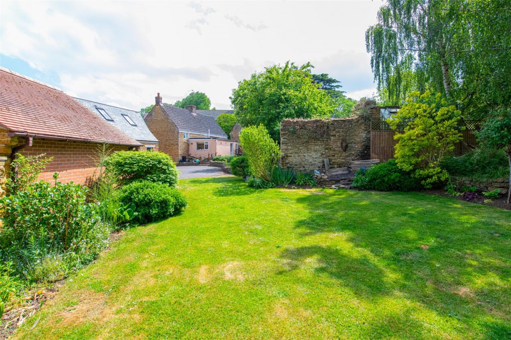 Images for Main Street, Hannington, Northampton EAID:oscarjamesapi BID:2