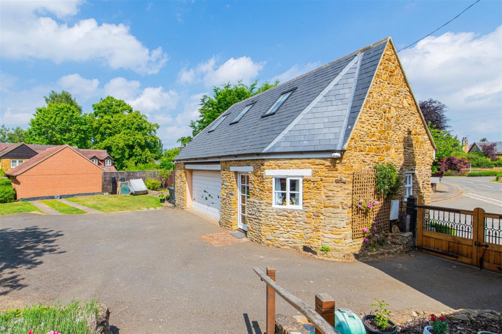 Images for Main Street, Hannington, Northampton EAID:oscarjamesapi BID:2