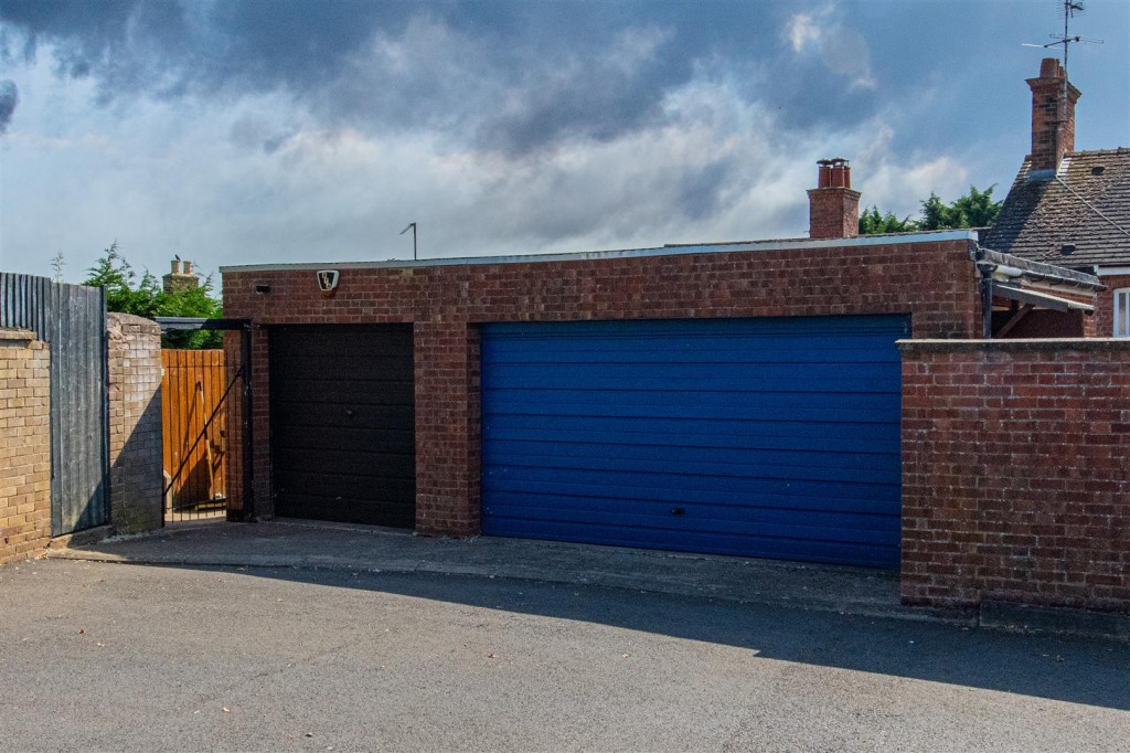 Images for High Street, Irchester EAID:oscarjamesapi BID:8