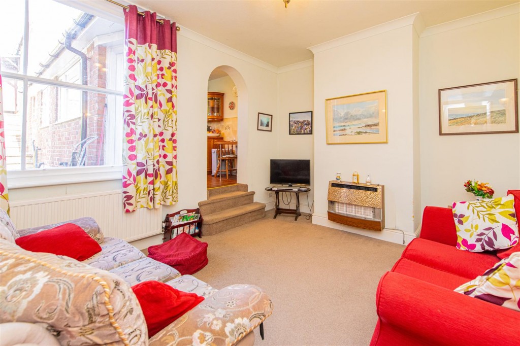 Images for High Street, Irchester EAID:oscarjamesapi BID:8