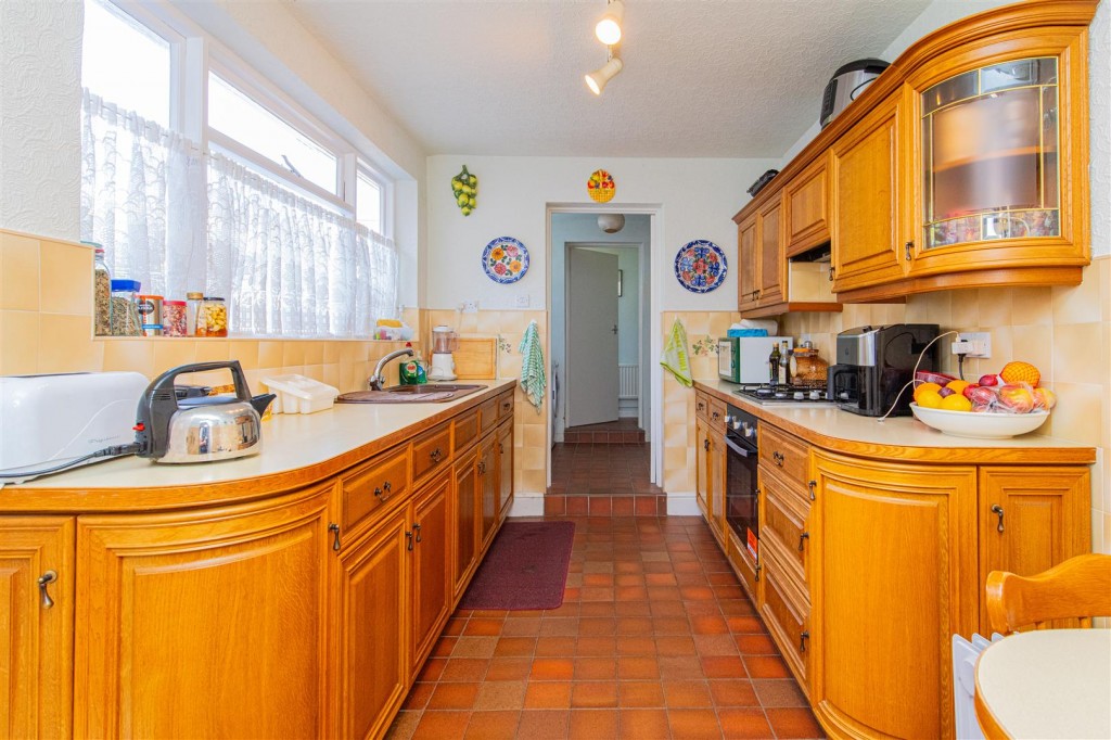 Images for High Street, Irchester EAID:oscarjamesapi BID:8
