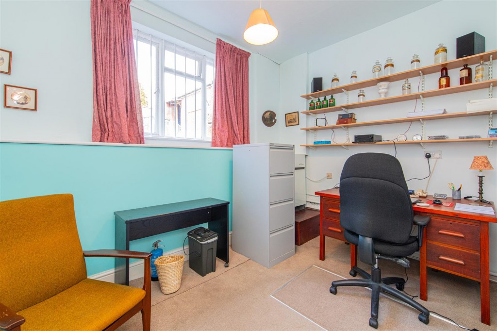Images for High Street, Irchester EAID:oscarjamesapi BID:8