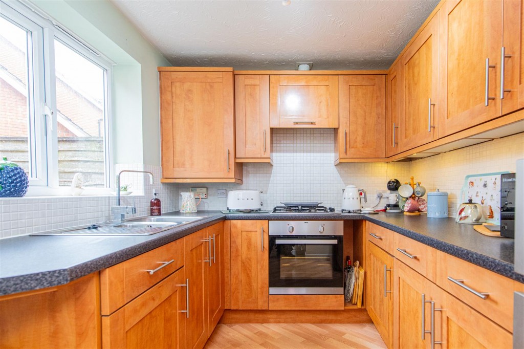 Images for Violet Close, Corby EAID:oscarjamesapi BID:4