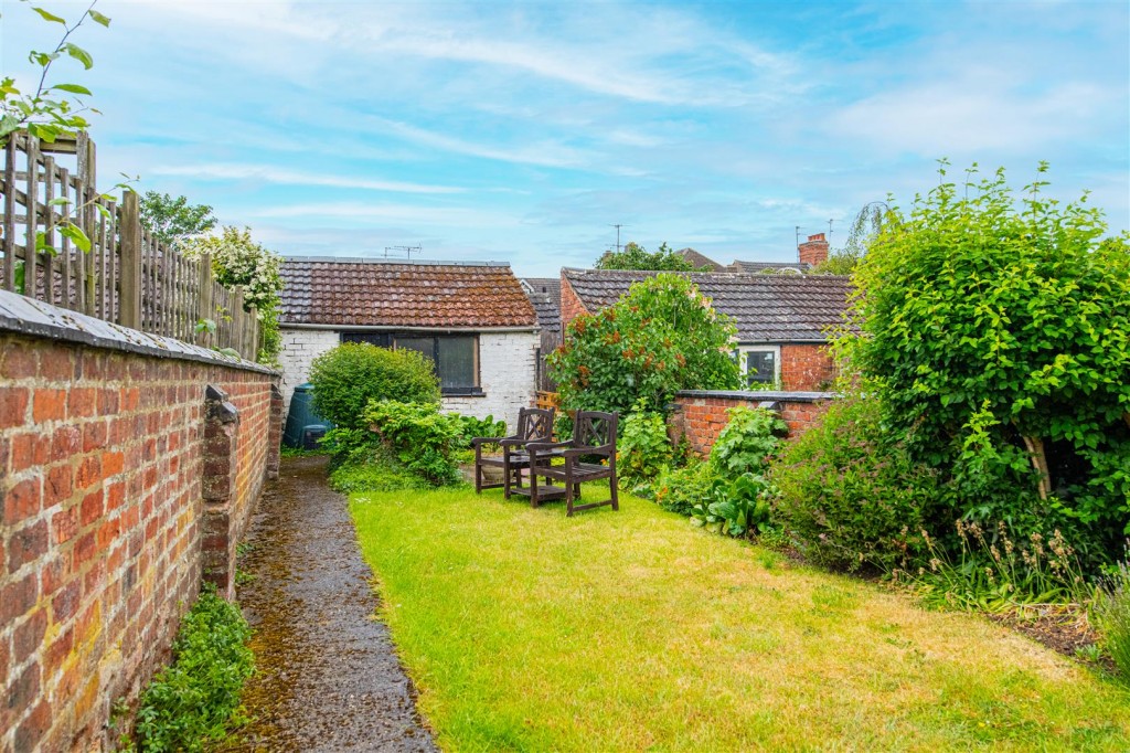 Images for Rockingham Road, Kettering EAID:oscarjamesapi BID:2