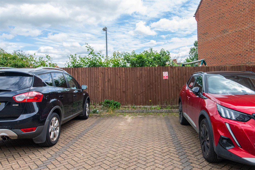 Images for Coles Close, Burton Latimer EAID:oscarjamesapi BID:3