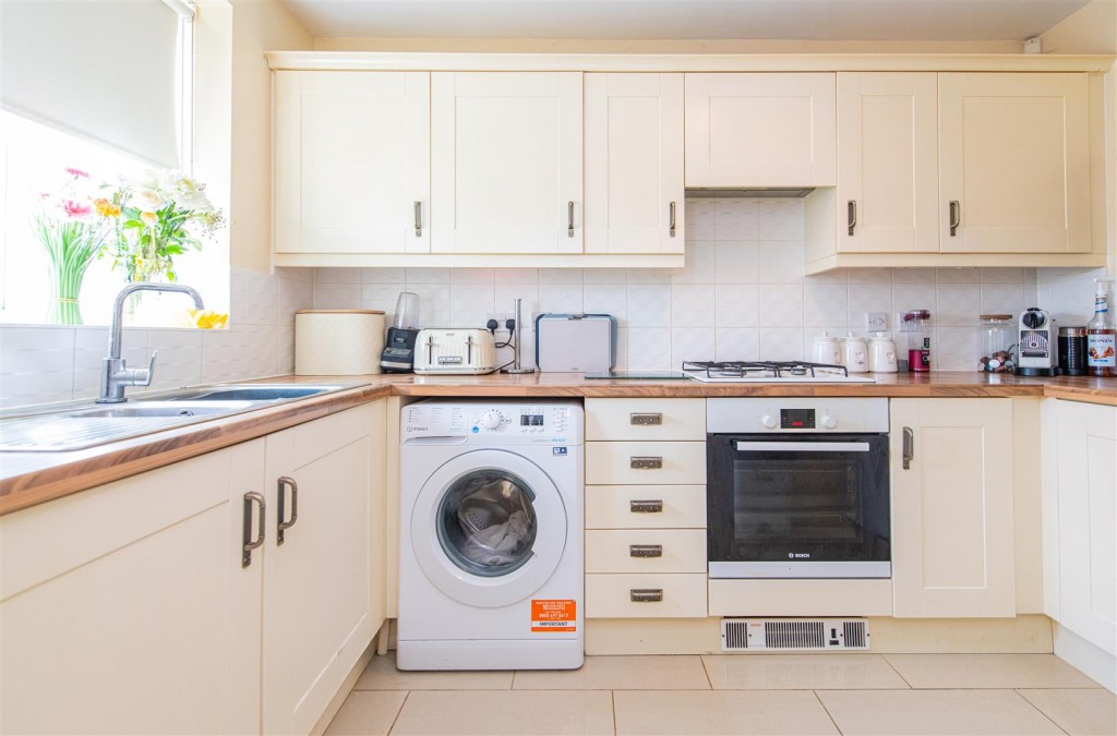 Images for Coles Close, Burton Latimer EAID:oscarjamesapi BID:3