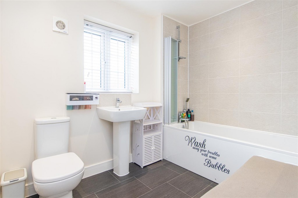 Images for Johnson Close, Burton Latimer EAID:oscarjamesapi BID:3