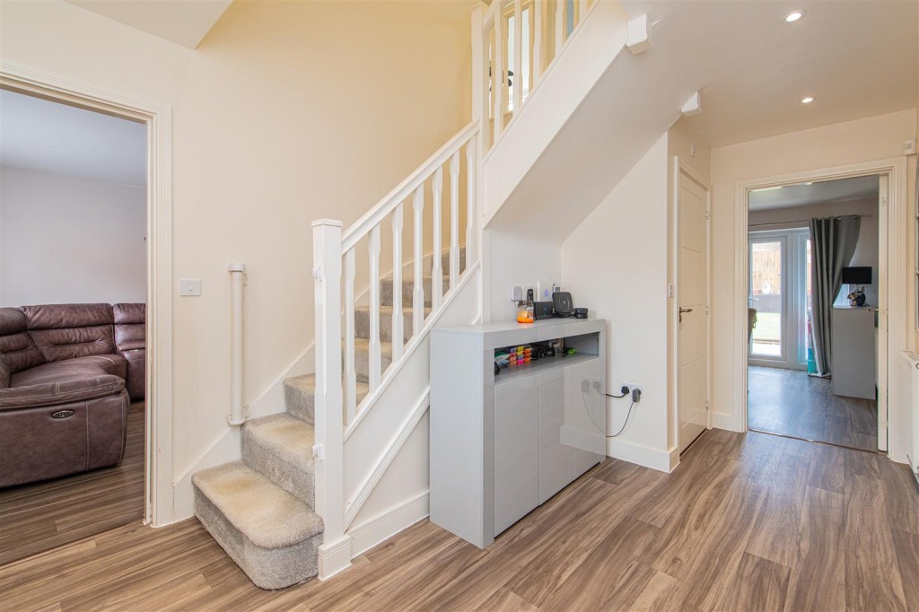 Images for Johnson Close, Burton Latimer EAID:oscarjamesapi BID:3