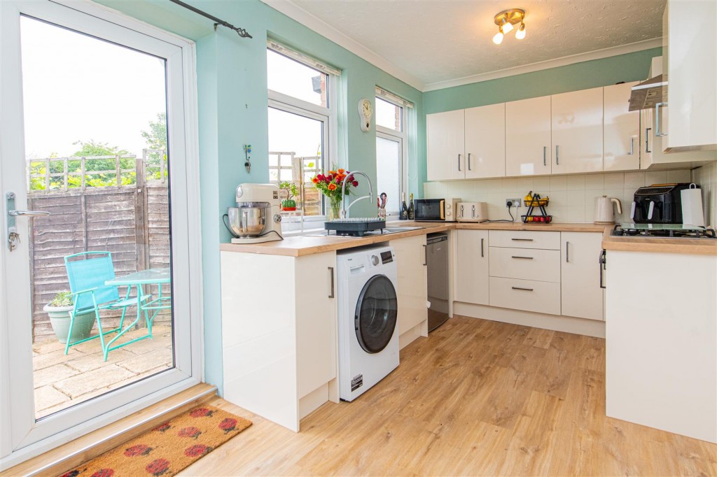Images for Upper Kings Avenue, Higham Ferrers EAID:oscarjamesapi BID:8