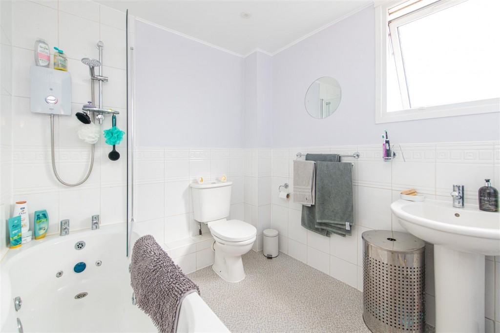 Images for Dulverton Road, Northampton EAID:oscarjamesapi BID:1
