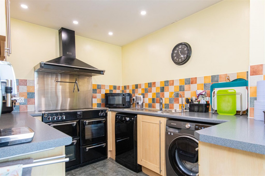 Images for Dulverton Road, Northampton EAID:oscarjamesapi BID:1