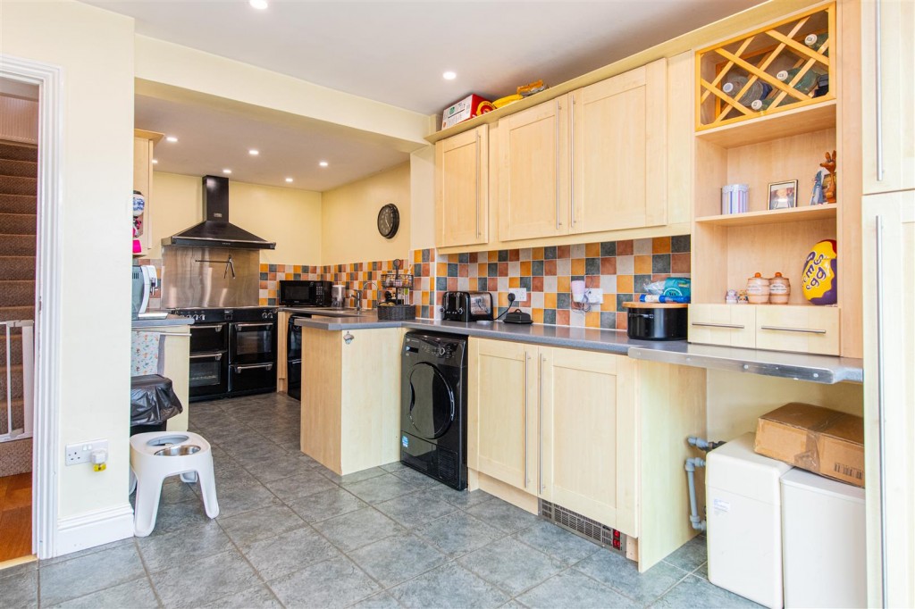 Images for Dulverton Road, Northampton EAID:oscarjamesapi BID:1