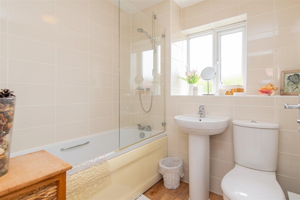 Images for Slipton Road, Burton Latimer EAID:oscarjamesapi BID:3