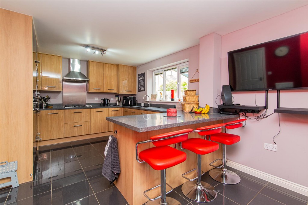 Images for Slipton Road, Burton Latimer EAID:oscarjamesapi BID:3