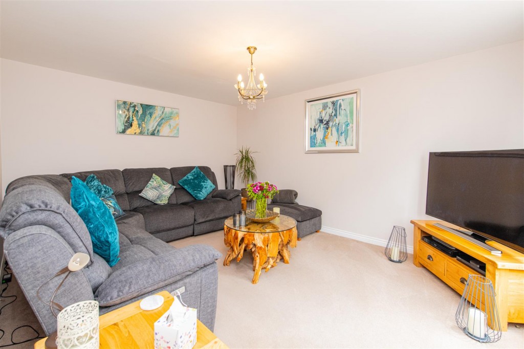 Images for Slipton Road, Burton Latimer EAID:oscarjamesapi BID:3