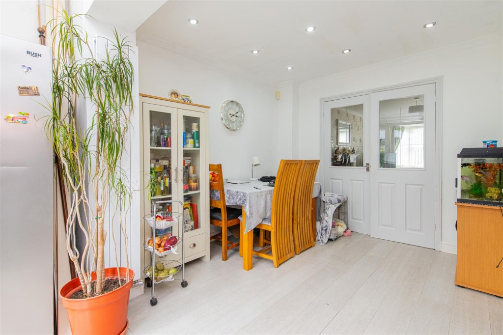 Images for Morse Way, Desborough, Kettering EAID:oscarjamesapi BID:2