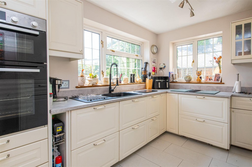Images for Main Street, Little Harrowden, Wellingborough EAID:oscarjamesapi BID:3