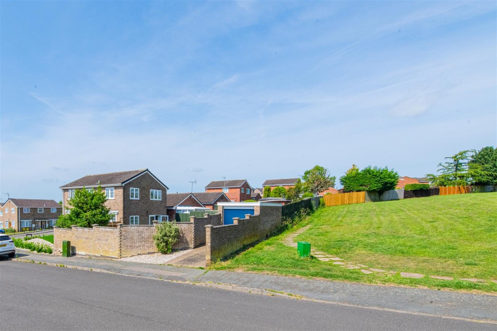 Images for Kipton Field, Rothwell, Kettering EAID:oscarjamesapi BID:2
