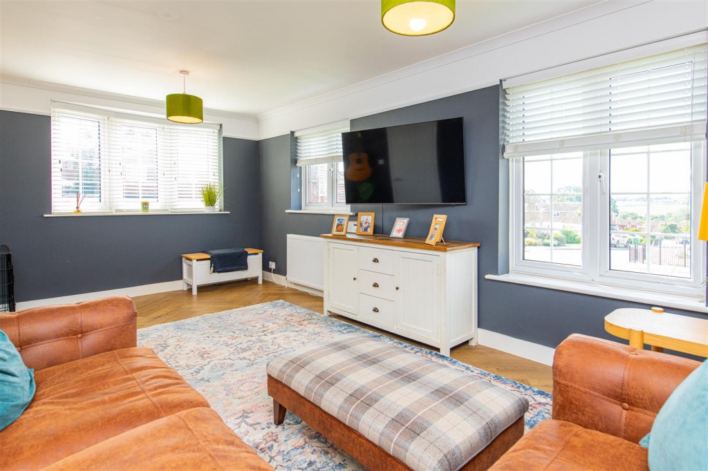 Images for Kipton Field, Rothwell, Kettering EAID:oscarjamesapi BID:2