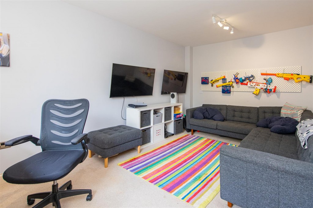 Images for Orchard Court, Finedon EAID:oscarjamesapi BID:3
