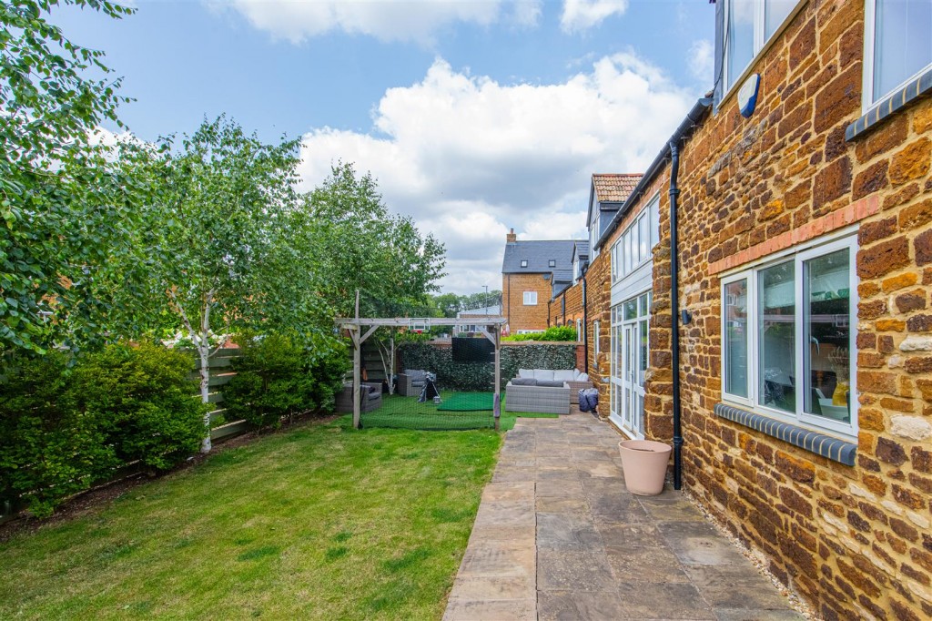 Images for Orchard Court, Finedon EAID:oscarjamesapi BID:3