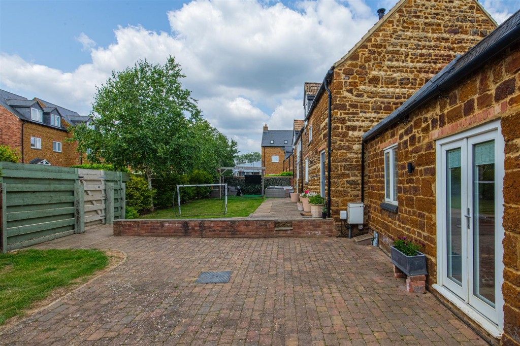 Images for Orchard Court, Finedon EAID:oscarjamesapi BID:3