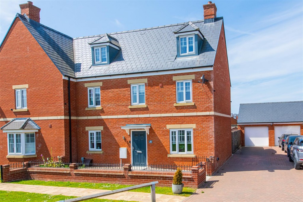 Images for Stag Road Rothwell EAID:oscarjamesapi BID:2