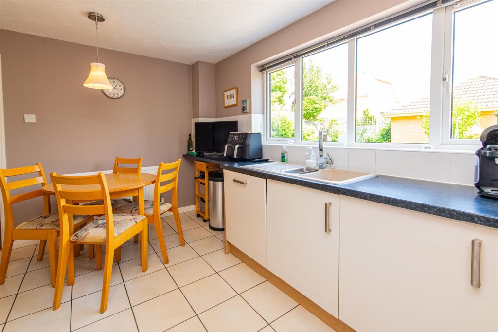 Images for Mead Road, Kettering EAID:oscarjamesapi BID:2