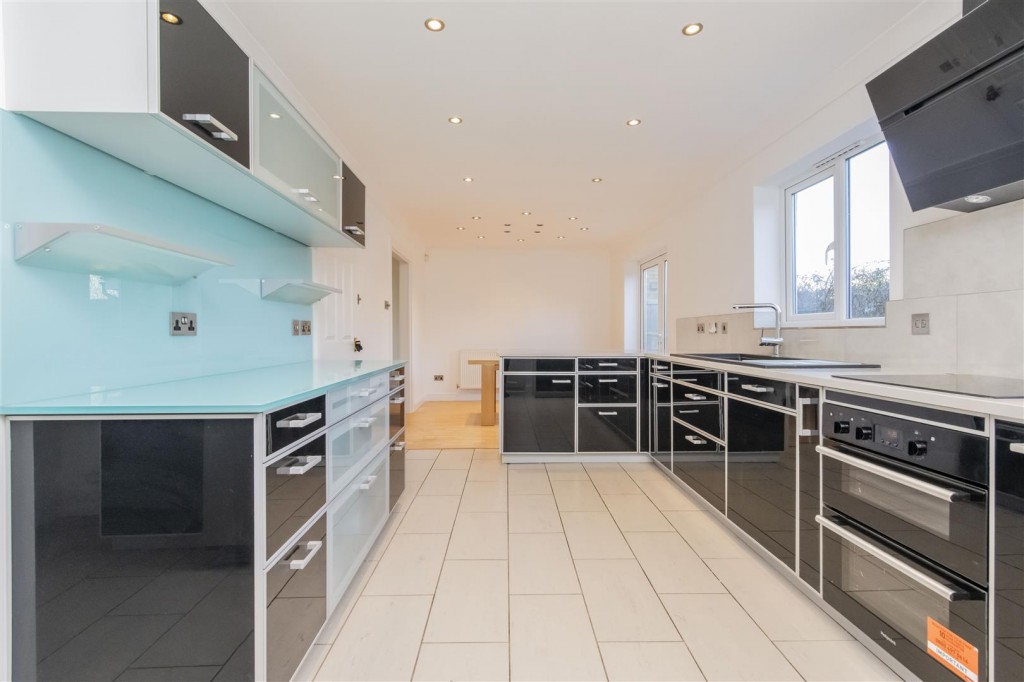 Images for Burford Way, Wellingborough EAID:oscarjamesapi BID:2