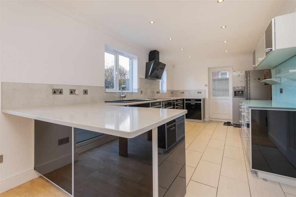 Images for Burford Way, Wellingborough EAID:oscarjamesapi BID:2
