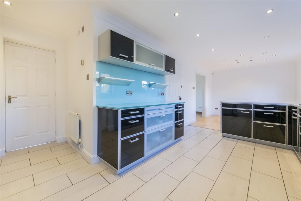 Images for Burford Way, Wellingborough EAID:oscarjamesapi BID:2