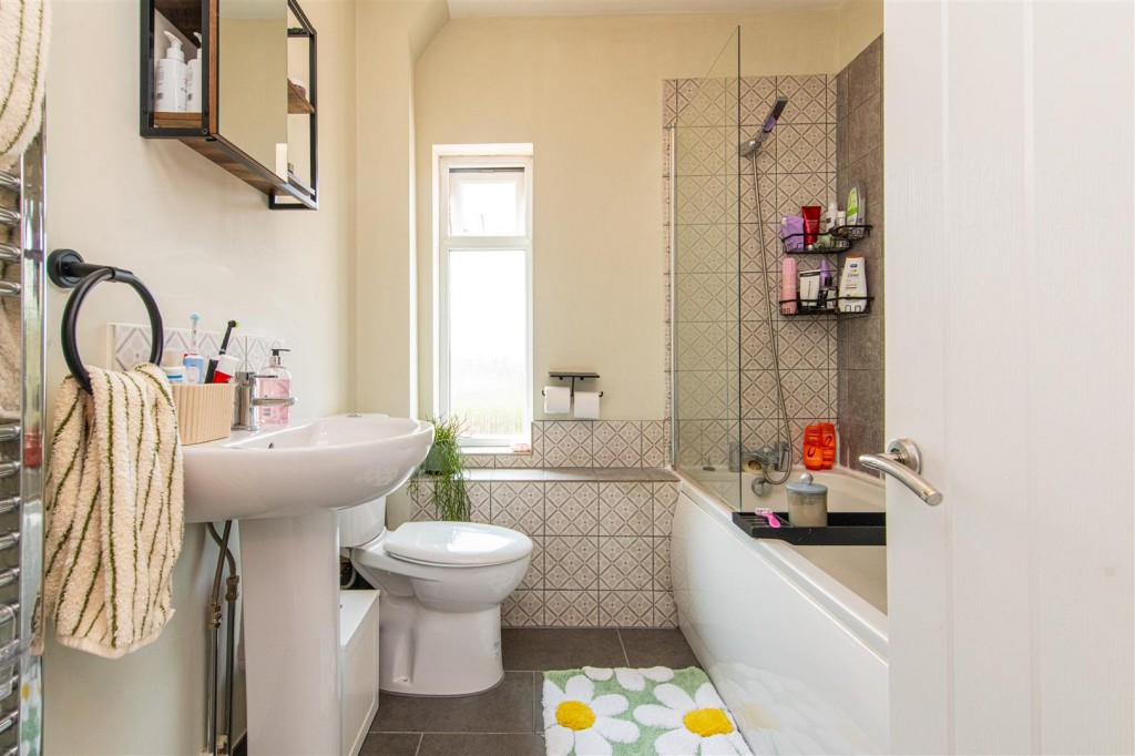 Images for Howard Road, Wollaston, Wellingborough EAID:oscarjamesapi BID:6