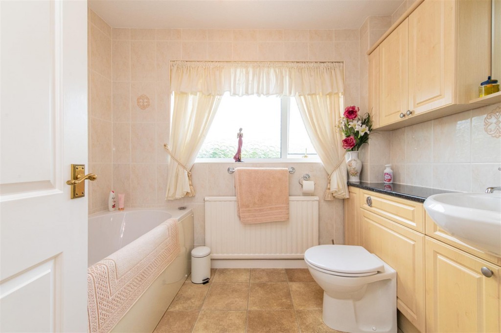 Images for Warkton Lane, Barton Seagrave, Kettering EAID:oscarjamesapi BID:2