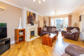 Images for Cricketers Green, Weldon, Corby