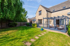 Images for Cricketers Green, Weldon, Corby
