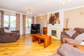 Images for Cricketers Green, Weldon, Corby