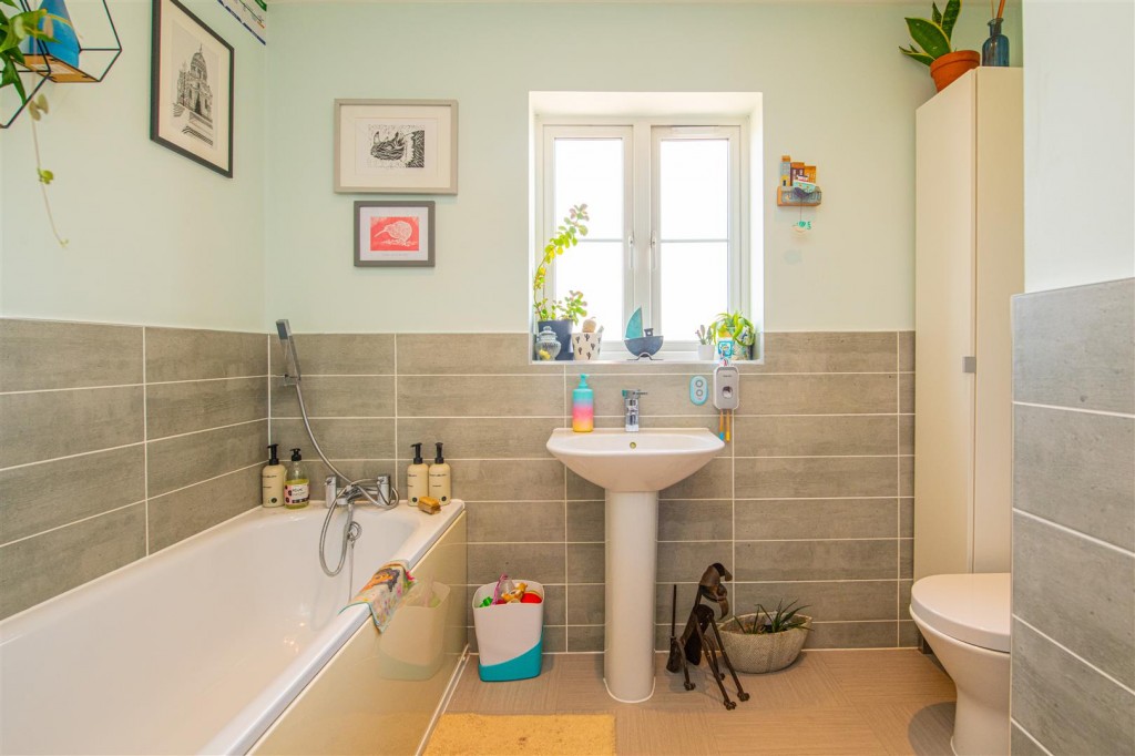 Images for Arden Road, Desborough, Kettering EAID:oscarjamesapi BID:5