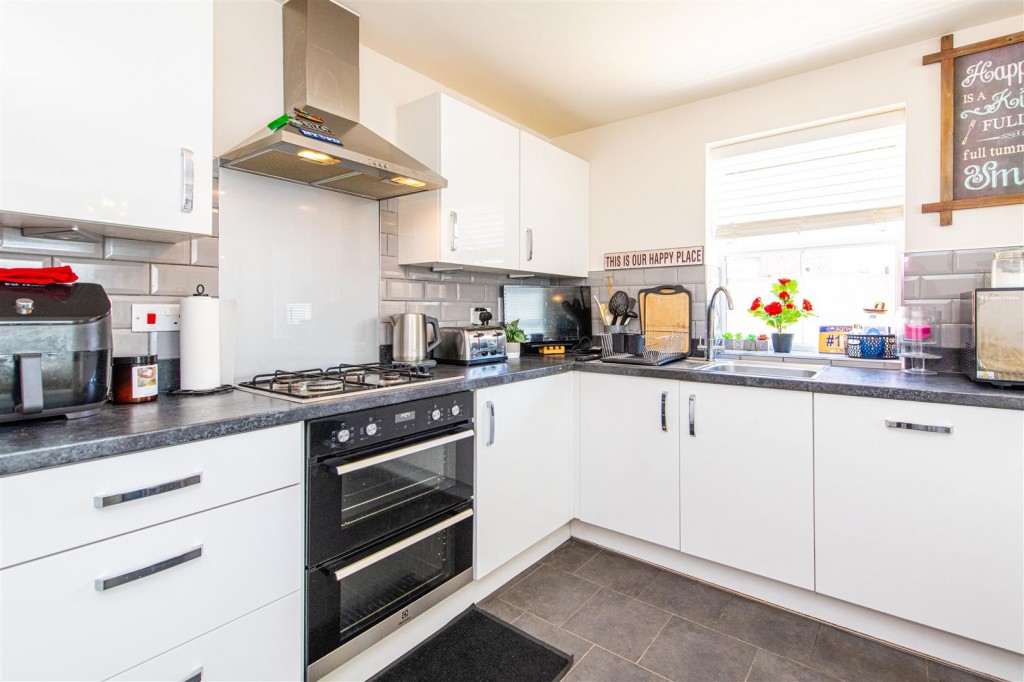 Images for Golding Crescent, Earls Barton, Northampton EAID:oscarjamesapi BID:6