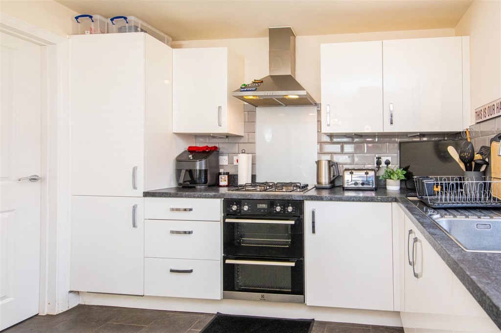 Images for Golding Crescent, Earls Barton, Northampton EAID:oscarjamesapi BID:6