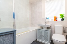 Images for Golding Crescent, Earls Barton, Northampton